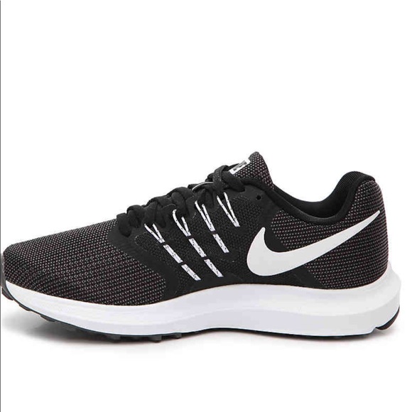 NIKE WOMEN RUN SWIFT RUNNING SHOE - Picture 4 of 7